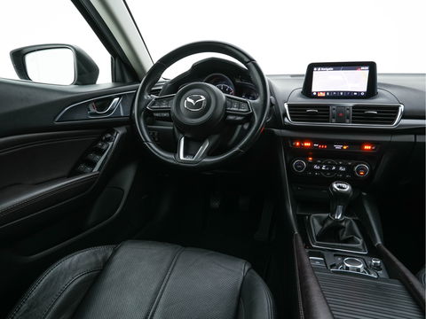 Mazda 3 2.0 SkyActiv-G 120 GT-M (INCL-BTW) *LUXURY-LEATHER | FULL-LED | ADAPTIVE-CRUISE | BLIND-SPOT |  BOSE-SOUND | CAMERA | KEYLESS | DAB+ | HEATED-SPORTSEATS | NAVI-FULLMAP | HEAD-UP | PRIVACY-GLASS | LANE-ASSIST | 18''A