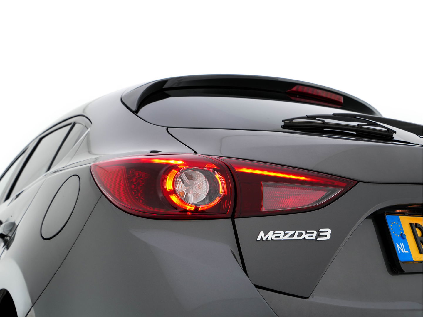 Mazda 3 2.0 SkyActiv-G 120 GT-M (INCL-BTW) *LUXURY-LEATHER | FULL-LED | ADAPTIVE-CRUISE | BLIND-SPOT |  BOSE-SOUND | CAMERA | KEYLESS | DAB+ | HEATED-SPORTSEATS | NAVI-FULLMAP | HEAD-UP | PRIVACY-GLASS | LANE-ASSIST | 18''A
