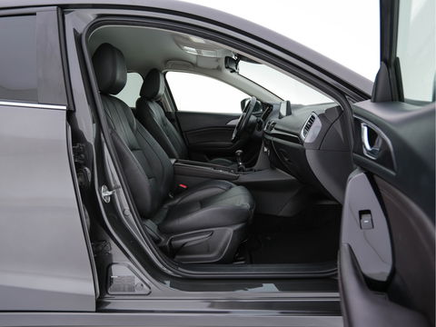 Mazda 3 2.0 SkyActiv-G 120 GT-M (INCL-BTW) *LUXURY-LEATHER | FULL-LED | ADAPTIVE-CRUISE | BLIND-SPOT |  BOSE-SOUND | CAMERA | KEYLESS | DAB+ | HEATED-SPORTSEATS | NAVI-FULLMAP | HEAD-UP | PRIVACY-GLASS | LANE-ASSIST | 18''A
