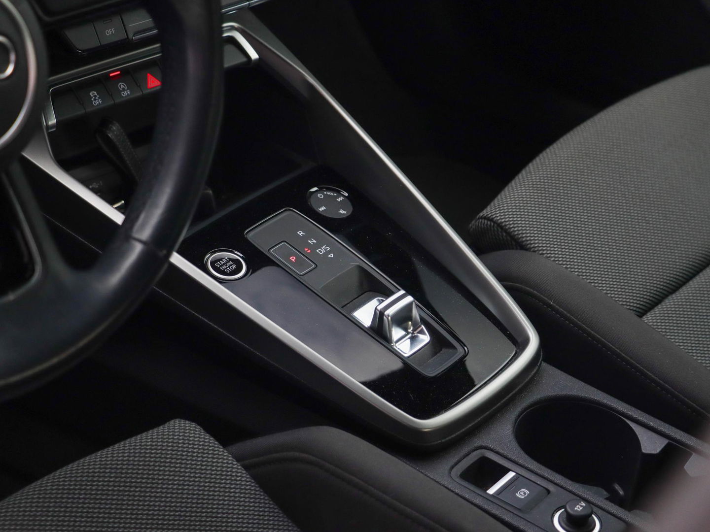 Audi A3 Sportback 30 TFSI Business edition Automaat | Matrix LED | Sportstoelen