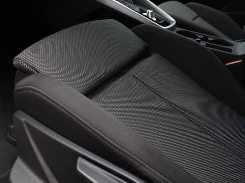 Audi A3 Sportback 30 TFSI Business edition Automaat | Matrix LED | Sportstoelen