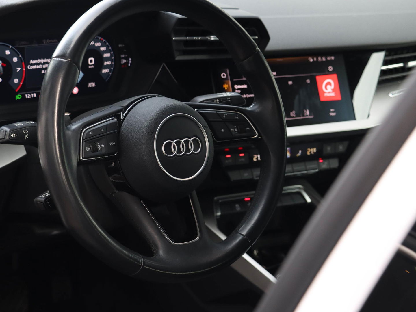 Audi A3 Sportback 30 TFSI Business edition Automaat | Matrix LED | Sportstoelen