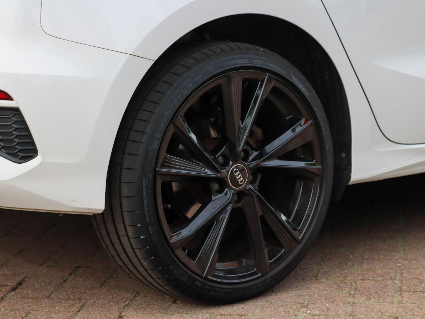 Audi A3 Sportback 30 TFSI Business edition Automaat | Matrix LED | Sportstoelen