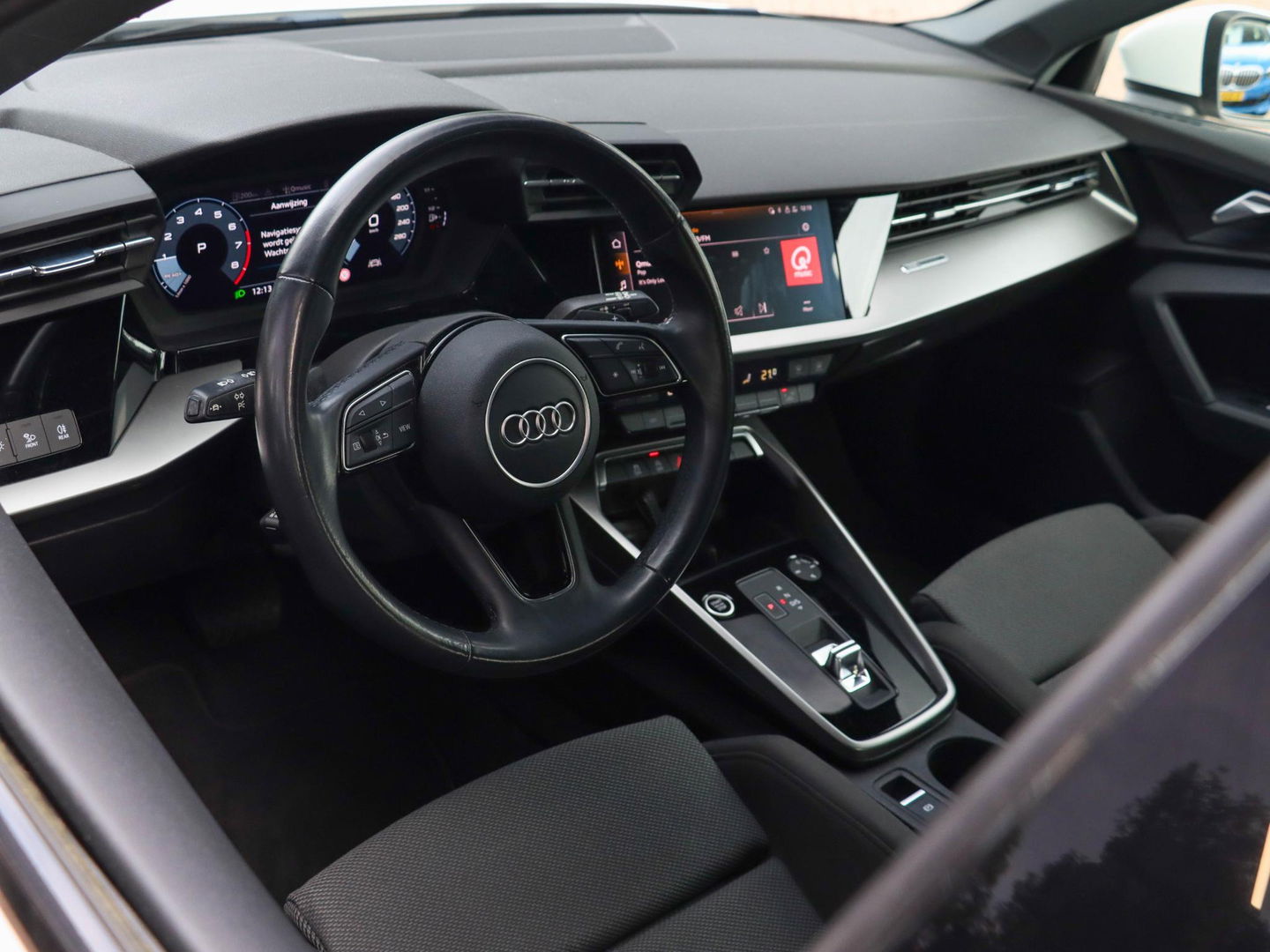 Audi A3 Sportback 30 TFSI Business edition Automaat | Matrix LED | Sportstoelen