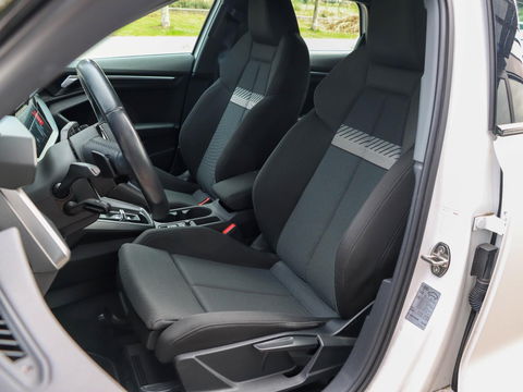 Audi A3 Sportback 30 TFSI Business edition Automaat | Matrix LED | Sportstoelen