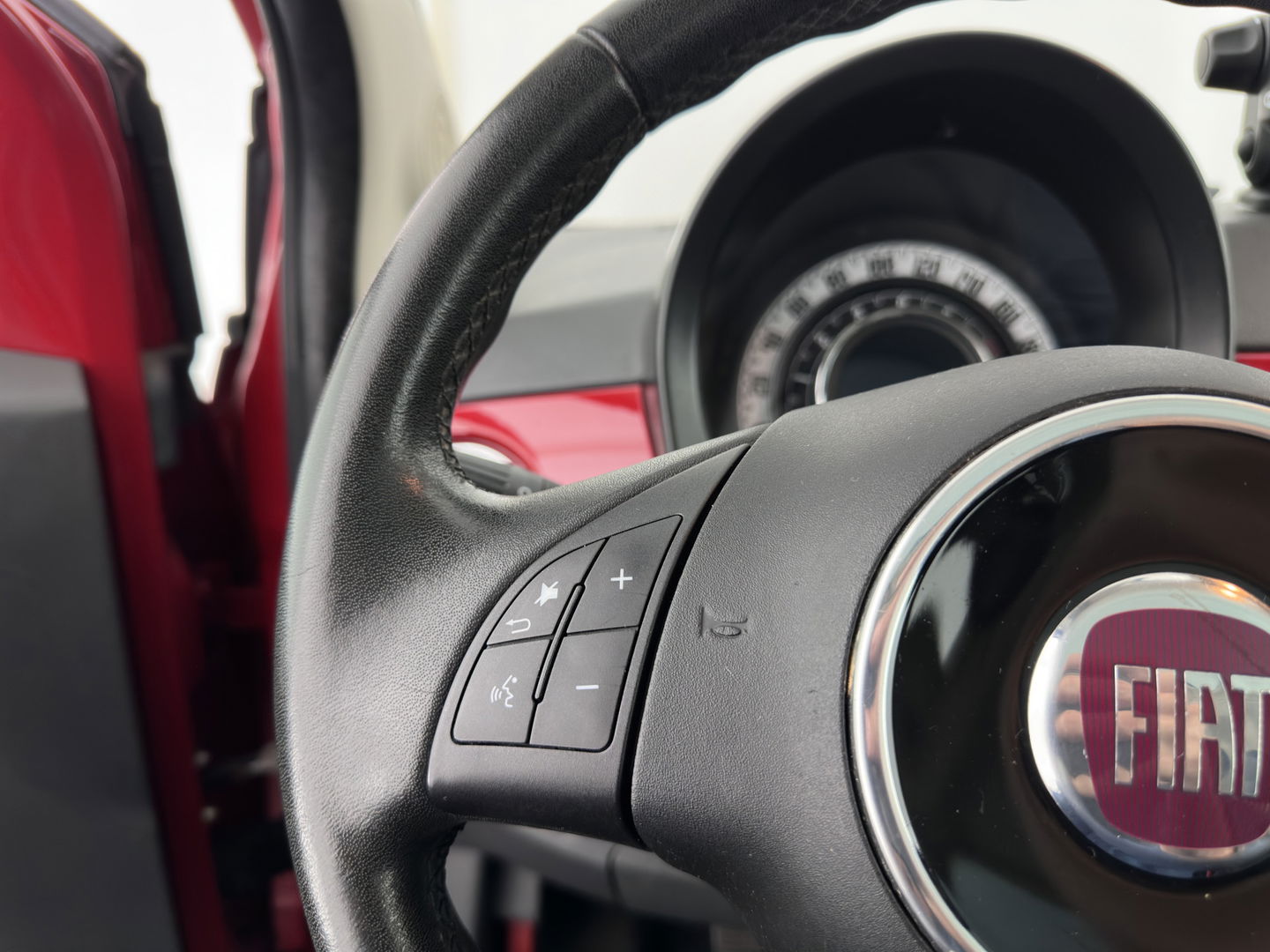 Fiat 500 0.9 TwinAir Lounge *PANO | AIRCO | PDC | COMFORT-SEATS | RADIO-CD/MP3 | 15''ALU*