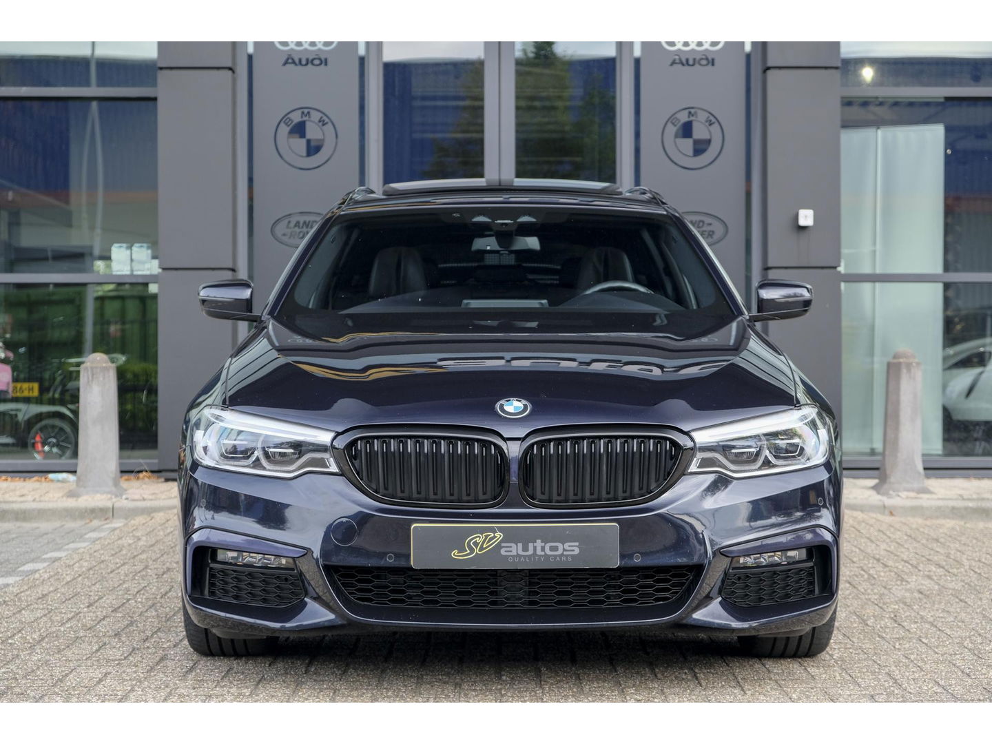 BMW 5 Serie Touring 520i M-Sport 184pk Panoramadak Comfortstoelen Virtual cockpit Camera NLauto