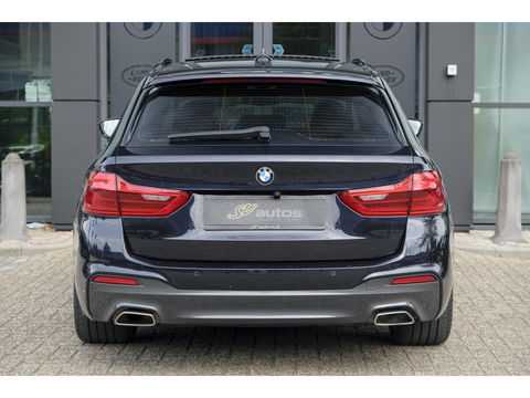 BMW 5 Serie Touring 520i M-Sport 184pk Panoramadak Comfortstoelen Virtual cockpit Camera NLauto