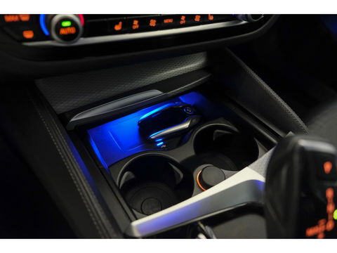 BMW 5 Serie Touring 520i M-Sport 184pk Panoramadak Comfortstoelen Virtual cockpit Camera NLauto