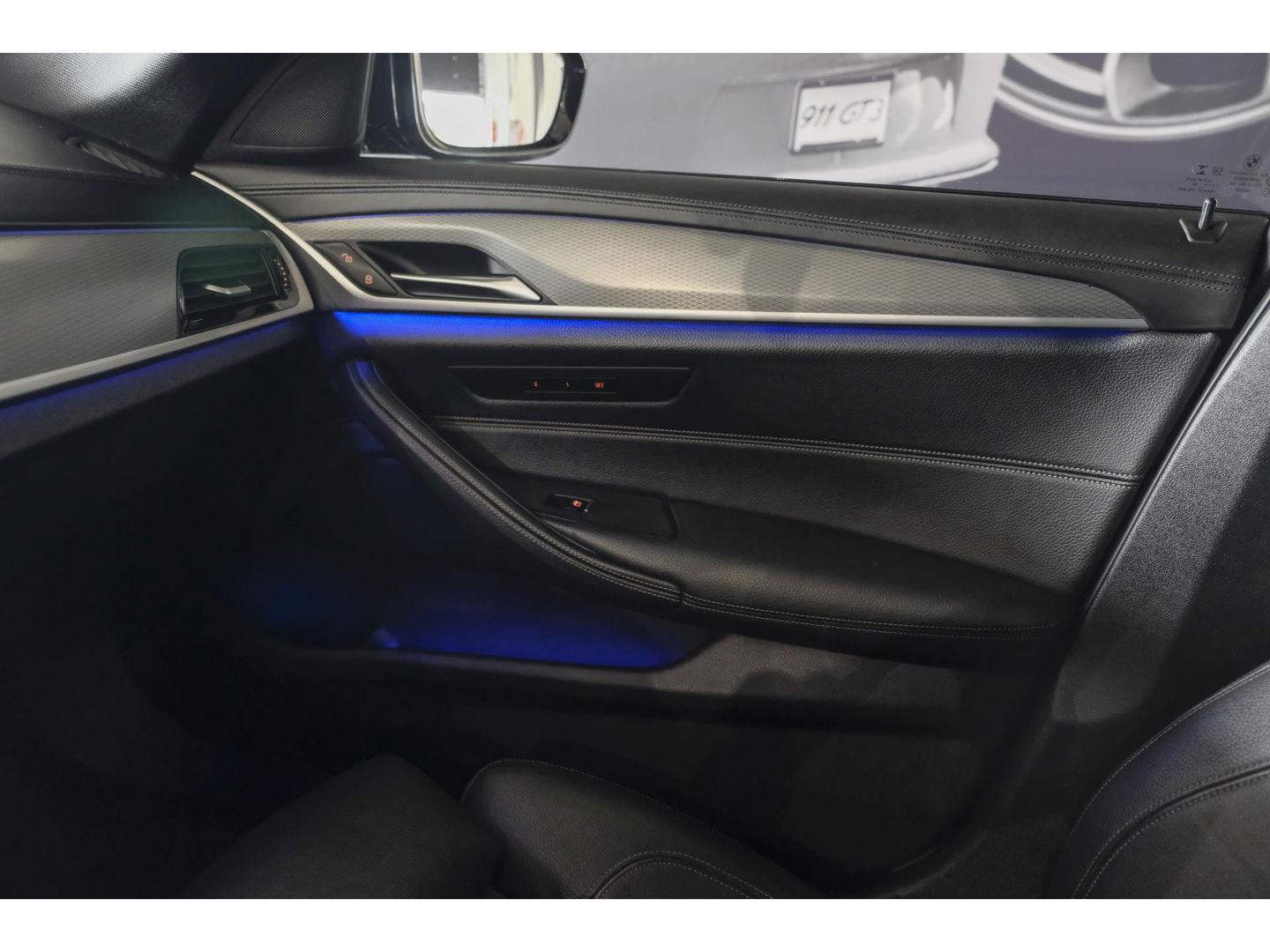 BMW 5 Serie Touring 520i M-Sport 184pk Panoramadak Comfortstoelen Virtual cockpit Camera NLauto