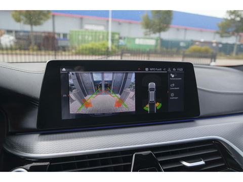 BMW 5 Serie Touring 520i M-Sport 184pk Panoramadak Comfortstoelen Virtual cockpit Camera NLauto