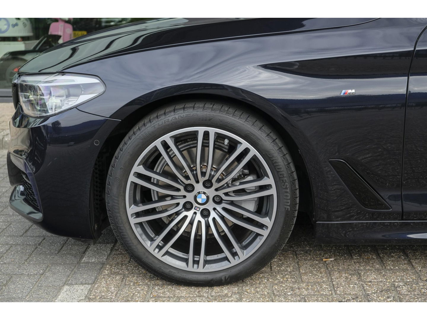 BMW 5 Serie Touring 520i M-Sport 184pk Panoramadak Comfortstoelen Virtual cockpit Camera NLauto