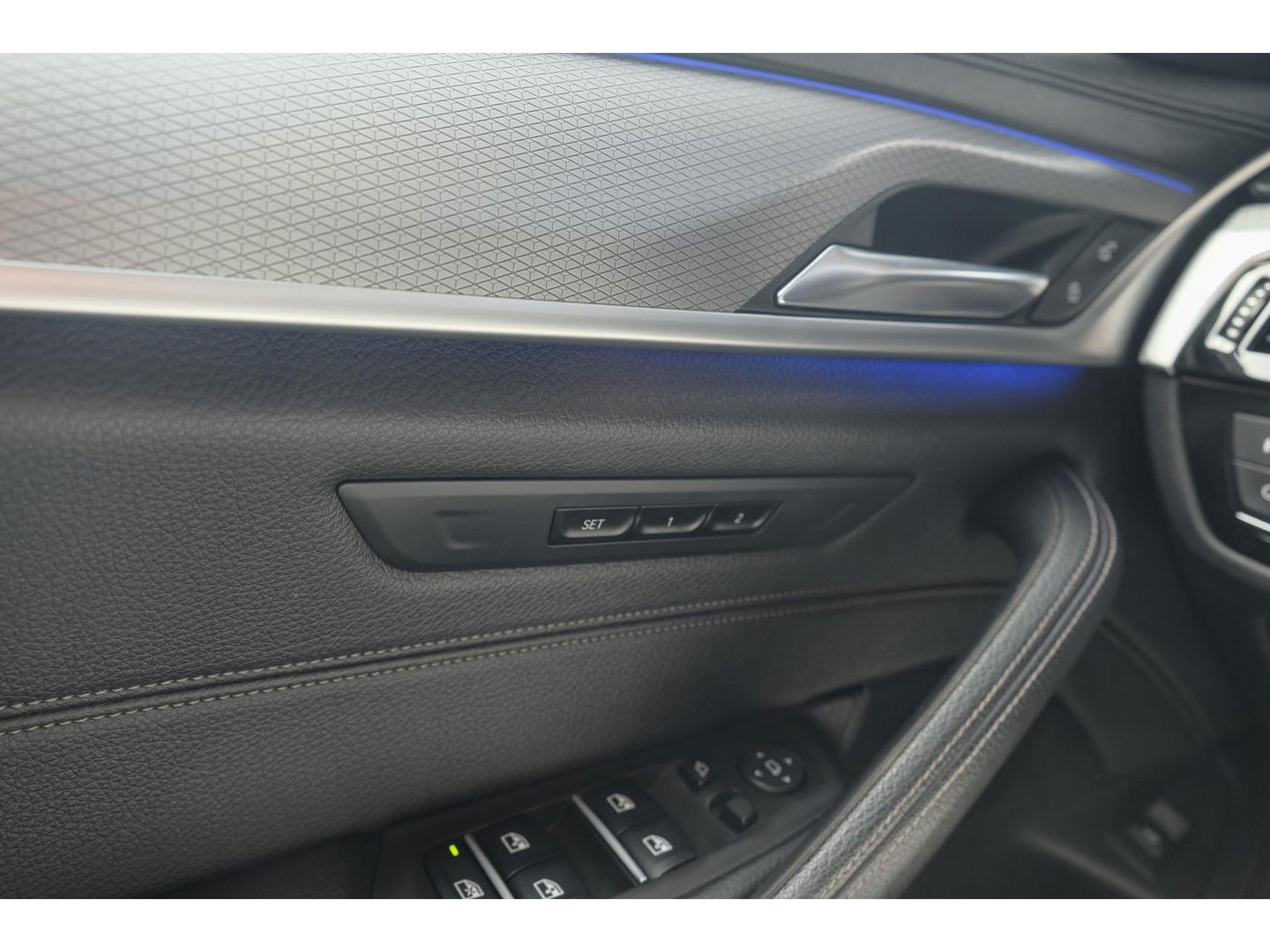 BMW 5 Serie Touring 520i M-Sport 184pk Panoramadak Comfortstoelen Virtual cockpit Camera NLauto