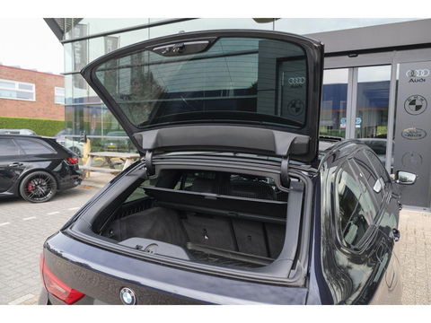 BMW 5 Serie Touring 520i M-Sport 184pk Panoramadak Comfortstoelen Virtual cockpit Camera NLauto