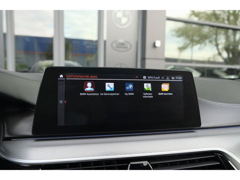 BMW 5 Serie Touring 520i M-Sport 184pk Panoramadak Comfortstoelen Virtual cockpit Camera NLauto
