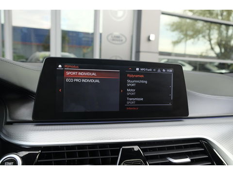 BMW 5 Serie Touring 520i M-Sport 184pk Panoramadak Comfortstoelen Virtual cockpit Camera NLauto