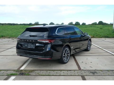 Škoda Superb Combi 1.5 TSI PHEV Laurin & Klement | PANO | LEDER | TREKHAAK