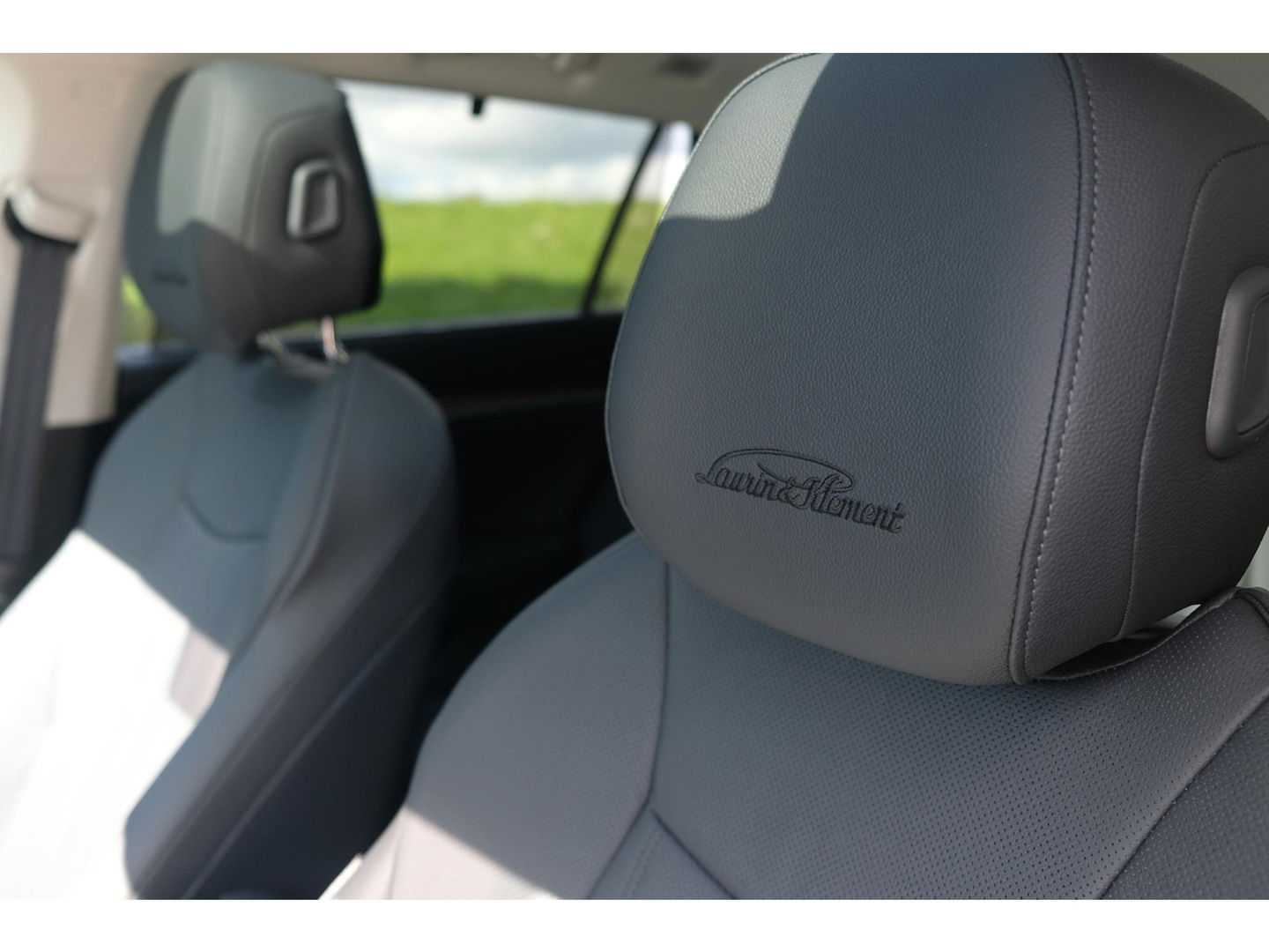 Škoda Superb Combi 1.5 TSI PHEV Laurin & Klement | PANO | LEDER | TREKHAAK