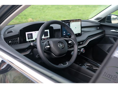 Škoda Superb Combi 1.5 TSI PHEV Laurin & Klement | PANO | LEDER | TREKHAAK