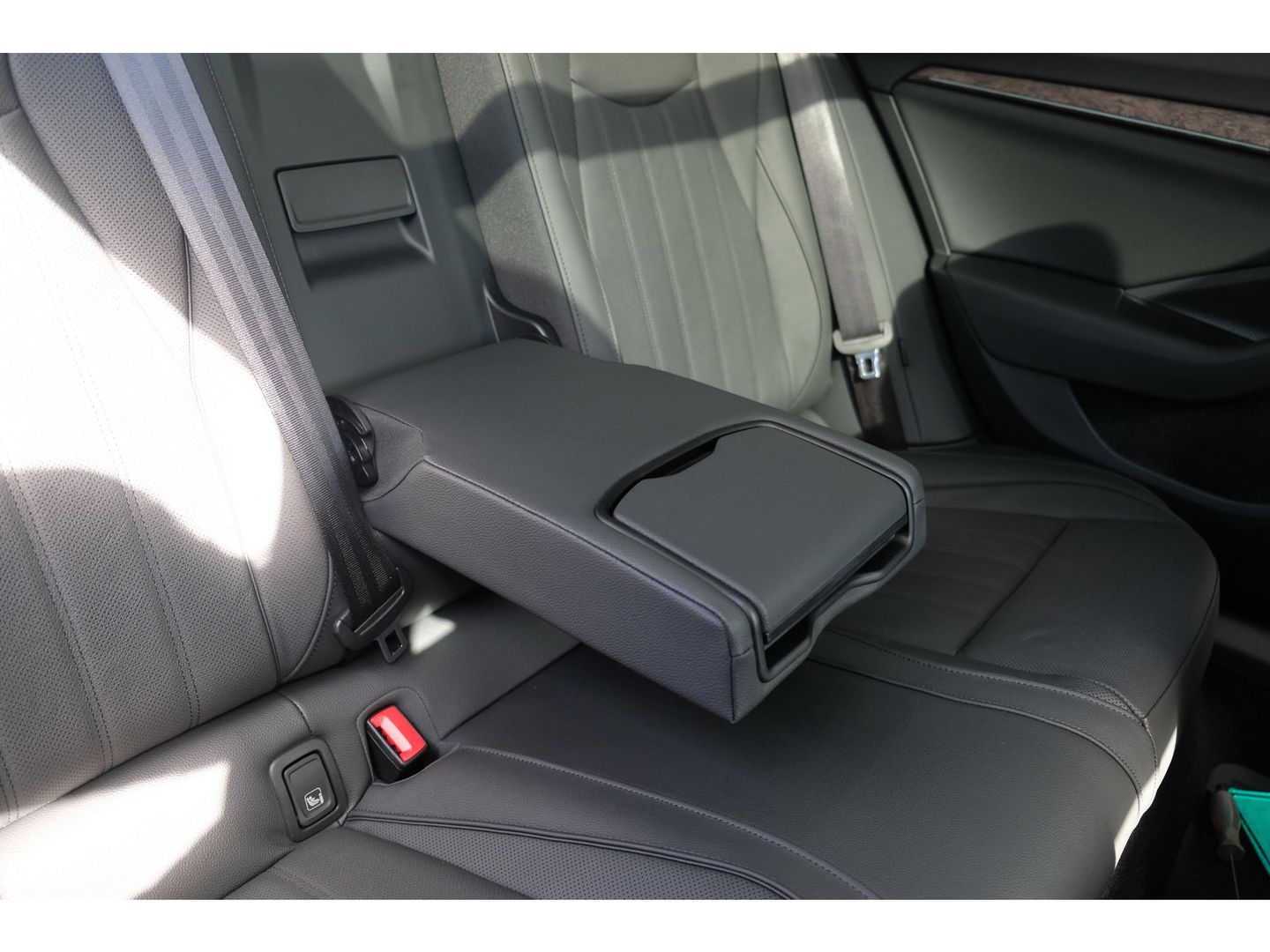 Škoda Superb Combi 1.5 TSI PHEV Laurin & Klement | PANO | LEDER | TREKHAAK