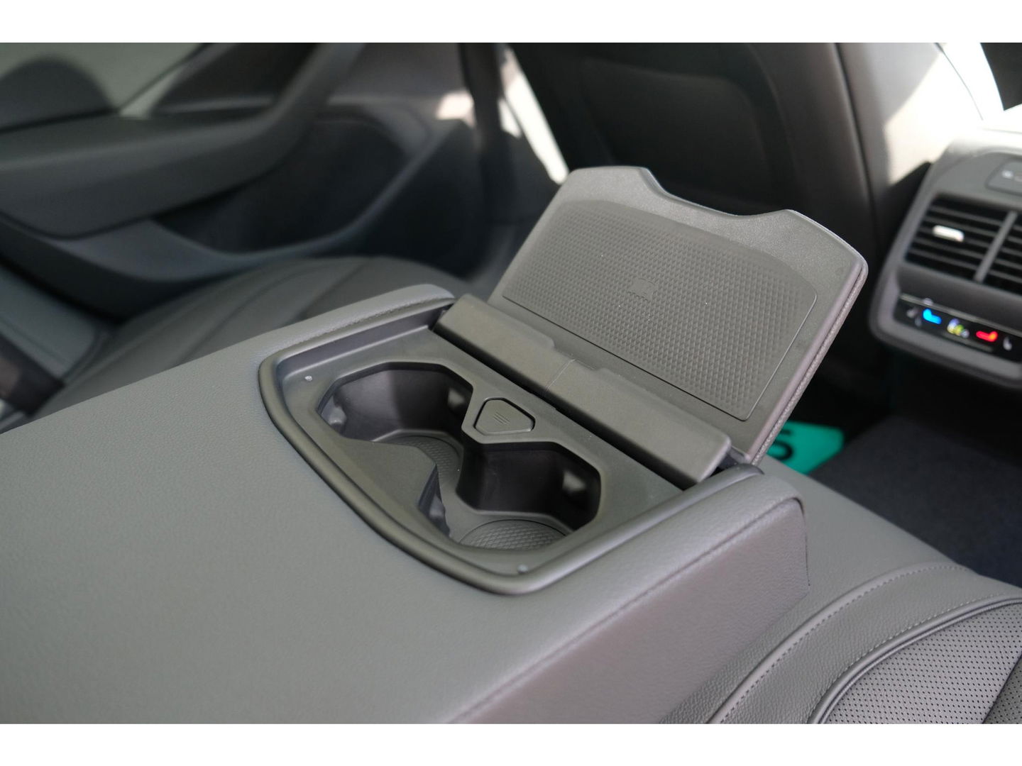 Škoda Superb Combi 1.5 TSI PHEV Laurin & Klement | PANO | LEDER | TREKHAAK