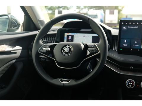 Škoda Superb Combi 1.5 TSI PHEV Laurin & Klement | PANO | LEDER | TREKHAAK