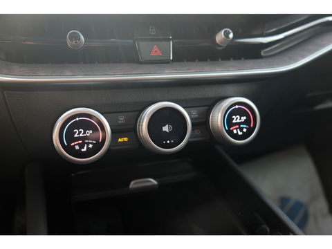 Škoda Superb Combi 1.5 TSI PHEV Laurin & Klement | PANO | LEDER | TREKHAAK
