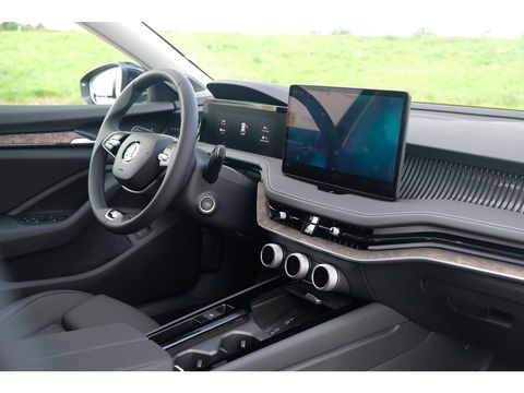 Škoda Superb Combi 1.5 TSI PHEV Laurin & Klement | PANO | LEDER | TREKHAAK