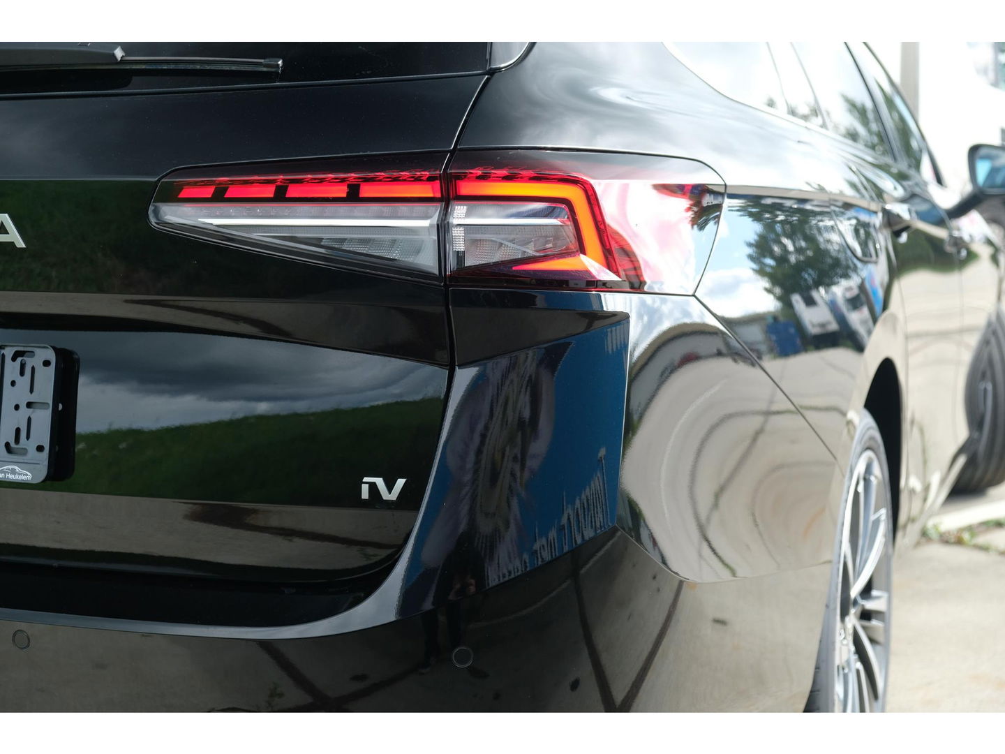 Škoda Superb Combi 1.5 TSI PHEV Laurin & Klement | PANO | LEDER | TREKHAAK