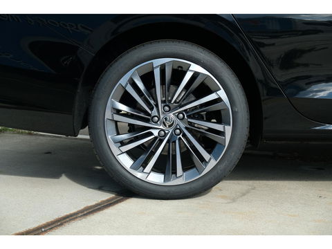 Škoda Superb Combi 1.5 TSI PHEV Laurin & Klement | PANO | LEDER | TREKHAAK