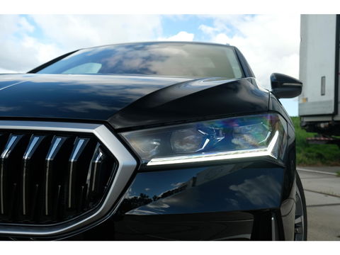 Škoda Superb Combi 1.5 TSI PHEV Laurin & Klement | PANO | LEDER | TREKHAAK