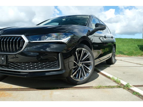 Škoda Superb Combi 1.5 TSI PHEV Laurin & Klement | PANO | LEDER | TREKHAAK