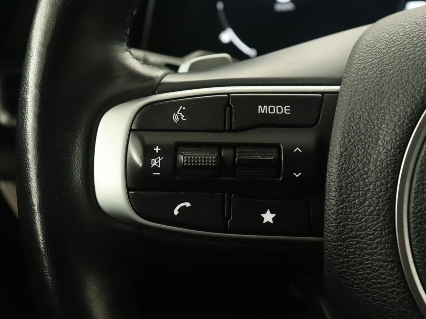 Kia Sportage 1.6 T-GDi Plug-in Hybrid AWD GT-PlusLine | Panoramadak | Stoelventilatie | 360 Camera | Adaptive cruise | Achterbankverwarming | Leder/Alcantara | Carplay | Keyless | Memory | PHEV