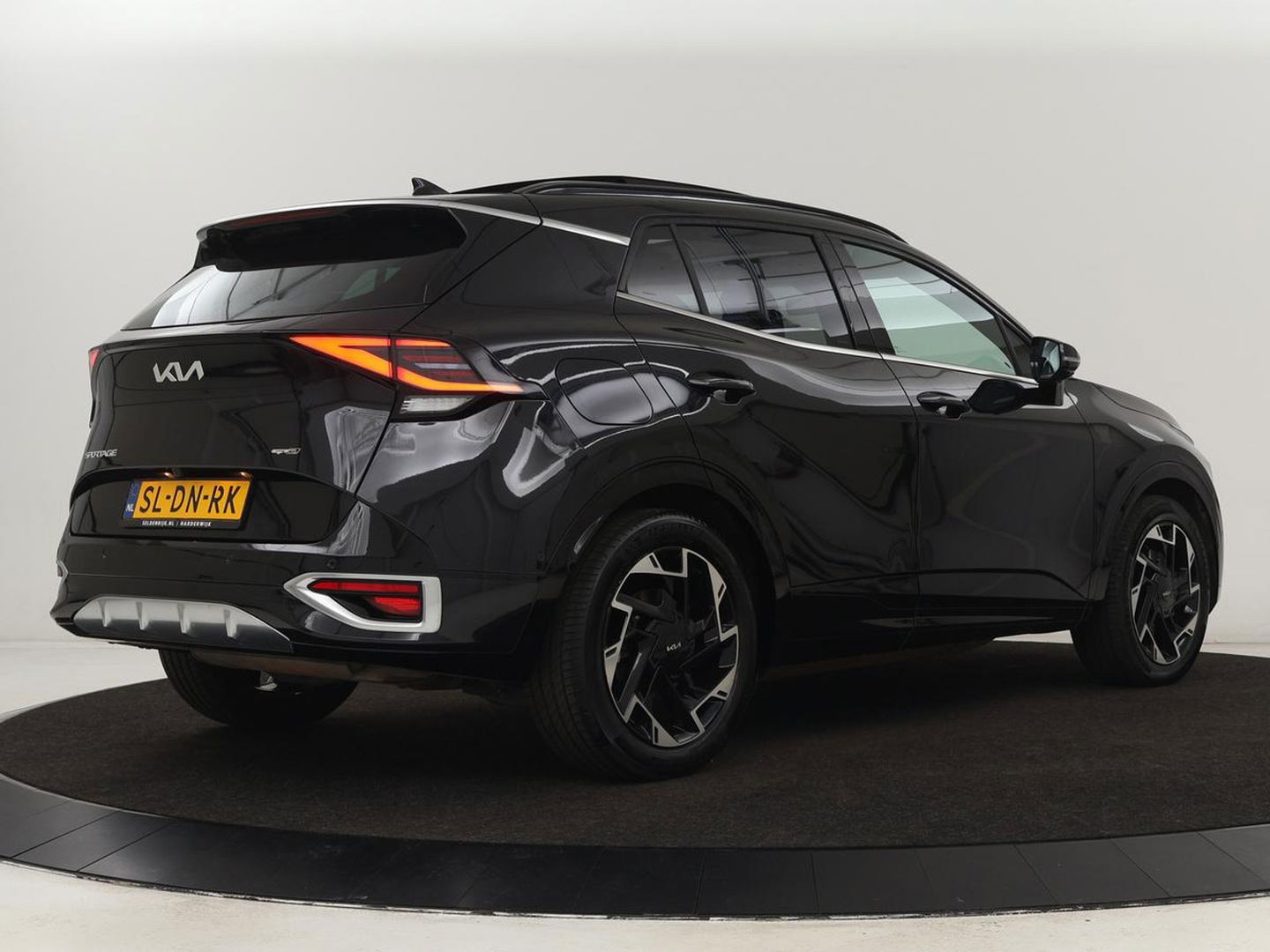 Kia Sportage 1.6 T-GDi Plug-in Hybrid AWD GT-PlusLine | Panoramadak | Stoelventilatie | 360 Camera | Adaptive cruise | Achterbankverwarming | Leder/Alcantara | Carplay | Keyless | Memory | PHEV