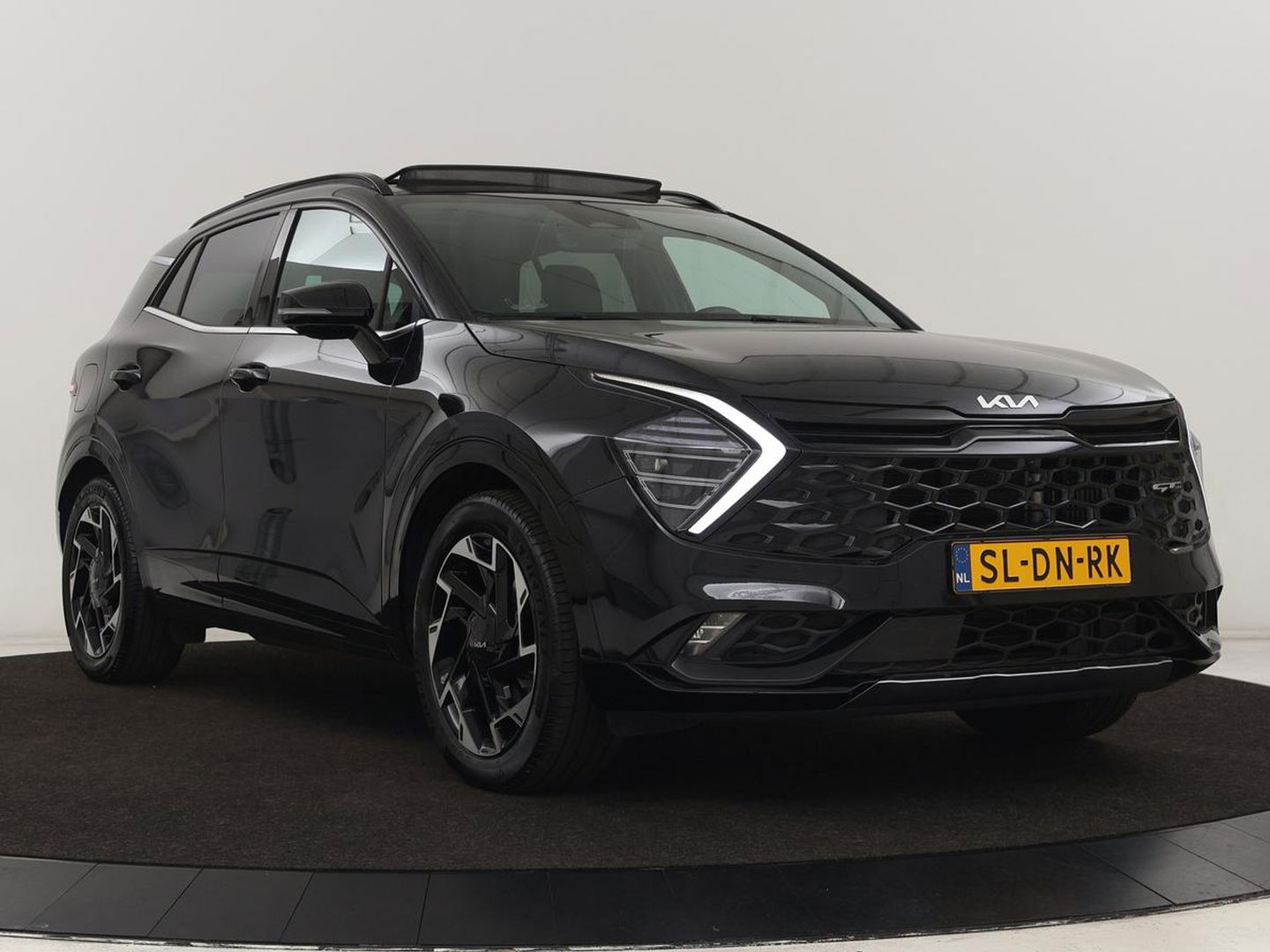 Kia Sportage 1.6 T-GDi Plug-in Hybrid AWD GT-PlusLine | Panoramadak | Stoelventilatie | 360 Camera | Adaptive cruise | Achterbankverwarming | Leder/Alcantara | Carplay | Keyless | Memory | PHEV