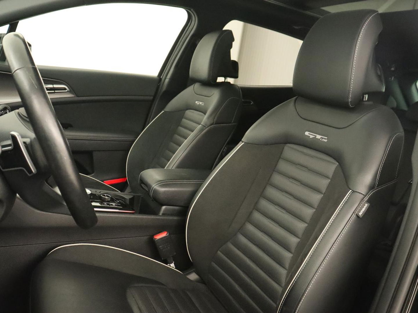 Kia Sportage 1.6 T-GDi Plug-in Hybrid AWD GT-PlusLine | Panoramadak | Stoelventilatie | 360 Camera | Adaptive cruise | Achterbankverwarming | Leder/Alcantara | Carplay | Keyless | Memory | PHEV