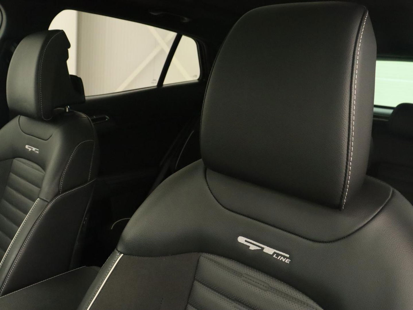 Kia Sportage 1.6 T-GDi Plug-in Hybrid AWD GT-PlusLine | Panoramadak | Stoelventilatie | 360 Camera | Adaptive cruise | Achterbankverwarming | Leder/Alcantara | Carplay | Keyless | Memory | PHEV