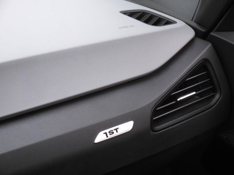 Volkswagen ID.3 1ST PLUS 58kWh/ KEYLESS/ CAMERA/ MATRIX LED/ SOH 94%