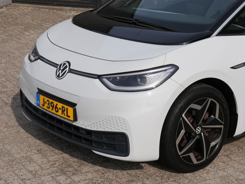 Volkswagen ID.3 1ST PLUS 58kWh/ KEYLESS/ CAMERA/ MATRIX LED/ SOH 94%