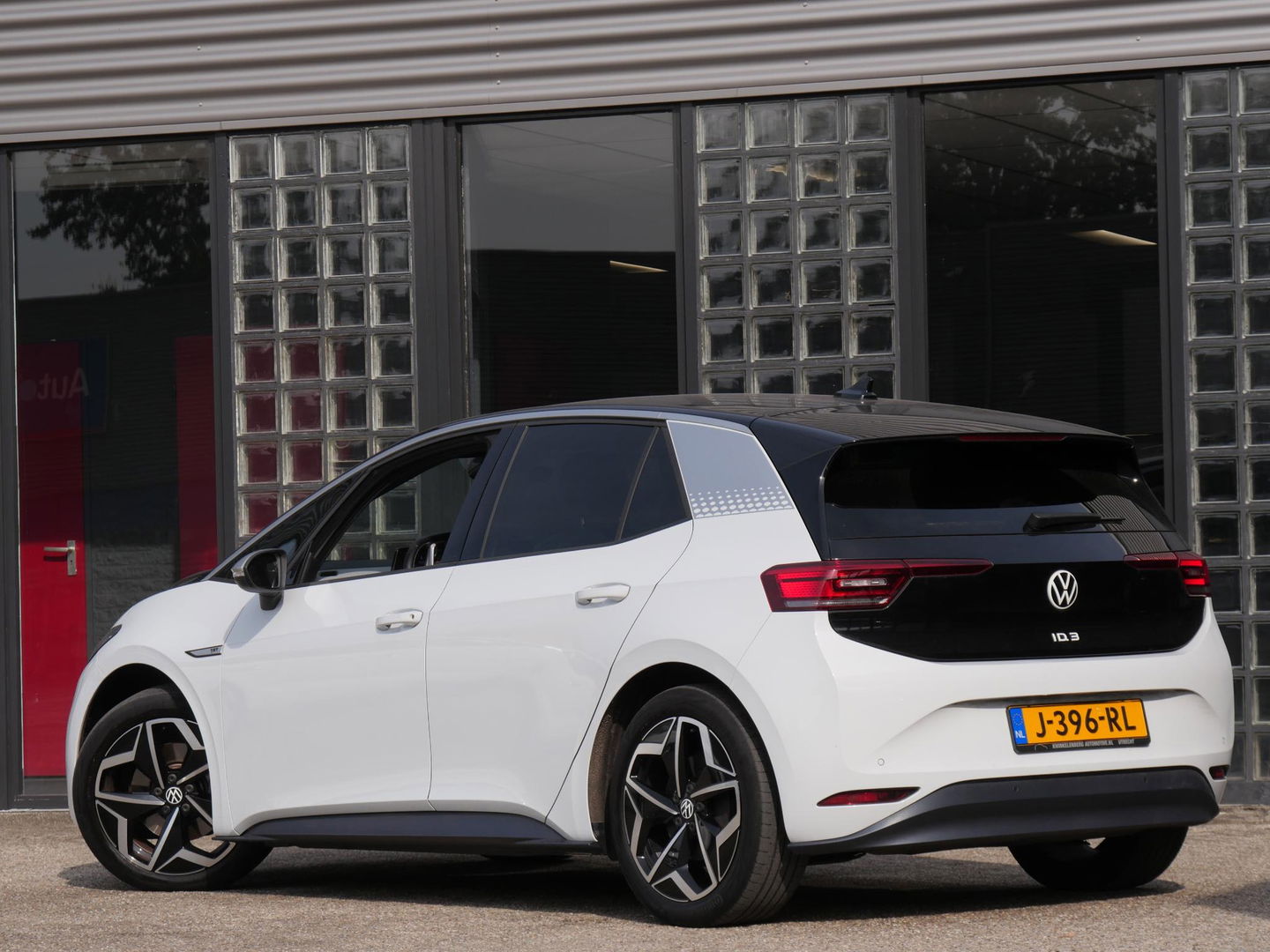 Volkswagen ID.3 1ST PLUS 58kWh/ KEYLESS/ CAMERA/ MATRIX LED/ SOH 94%