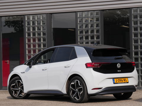 Volkswagen ID.3 1ST PLUS 58kWh/ KEYLESS/ CAMERA/ MATRIX LED/ SOH 94%