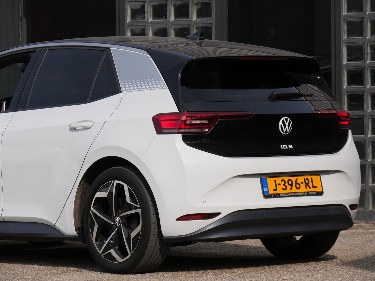 Volkswagen ID.3 1ST PLUS 58kWh/ KEYLESS/ CAMERA/ MATRIX LED/ SOH 94%