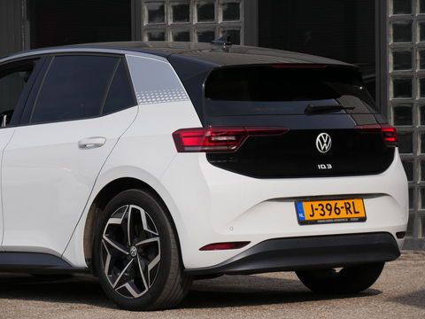 Volkswagen ID.3 1ST PLUS 58kWh/ KEYLESS/ CAMERA/ MATRIX LED/ SOH 94%