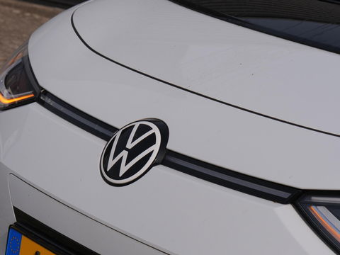 Volkswagen ID.3 1ST PLUS 58kWh/ KEYLESS/ CAMERA/ MATRIX LED/ SOH 94%