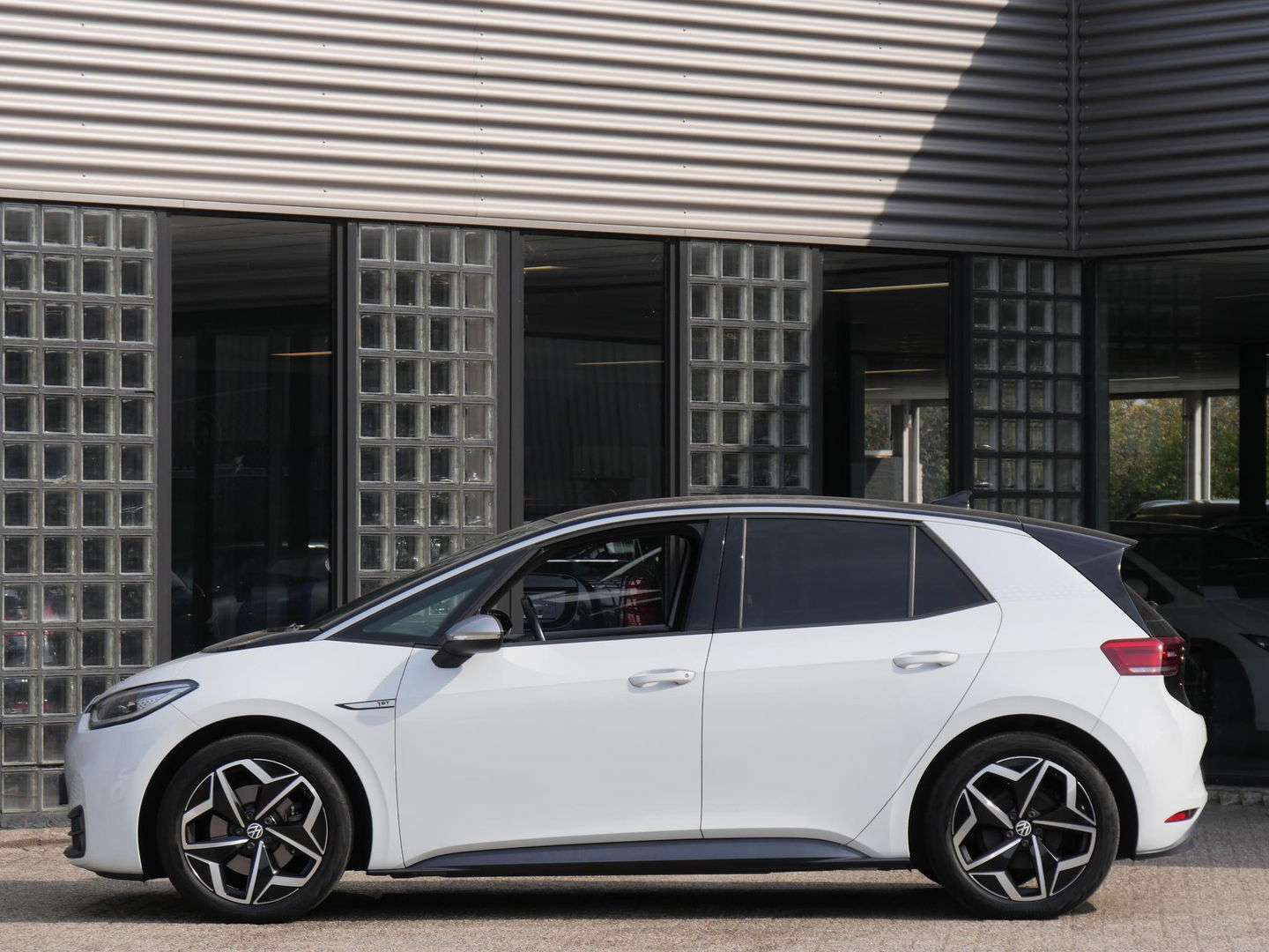 Volkswagen ID.3 1ST PLUS 58kWh/ KEYLESS/ CAMERA/ MATRIX LED/ SOH 94%