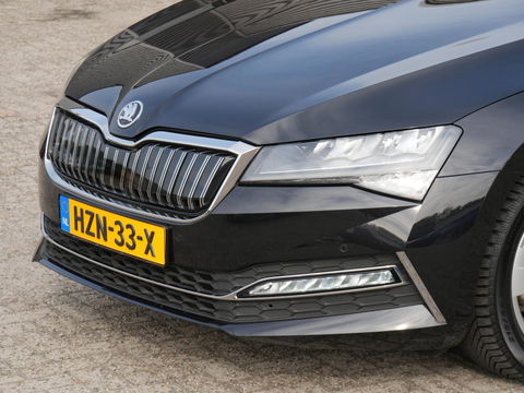 Škoda Superb Combi 1.4TSI iV BUSINESS EDITION PLUS/ CAMERA/ PDC V+A