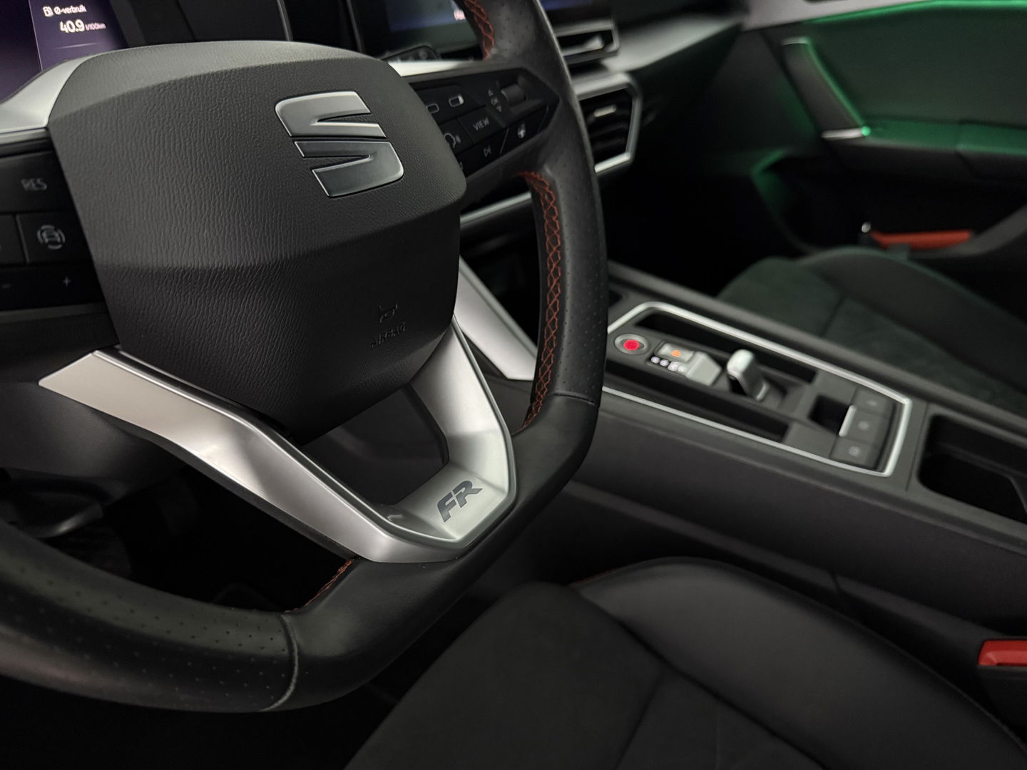 SEAT Leon 1.5 eTSI FR 150PK | Sfeerverl. | Virtual | Camera | Carplay | Adaptive Cruise | Verwarmd Stoel/Stuur