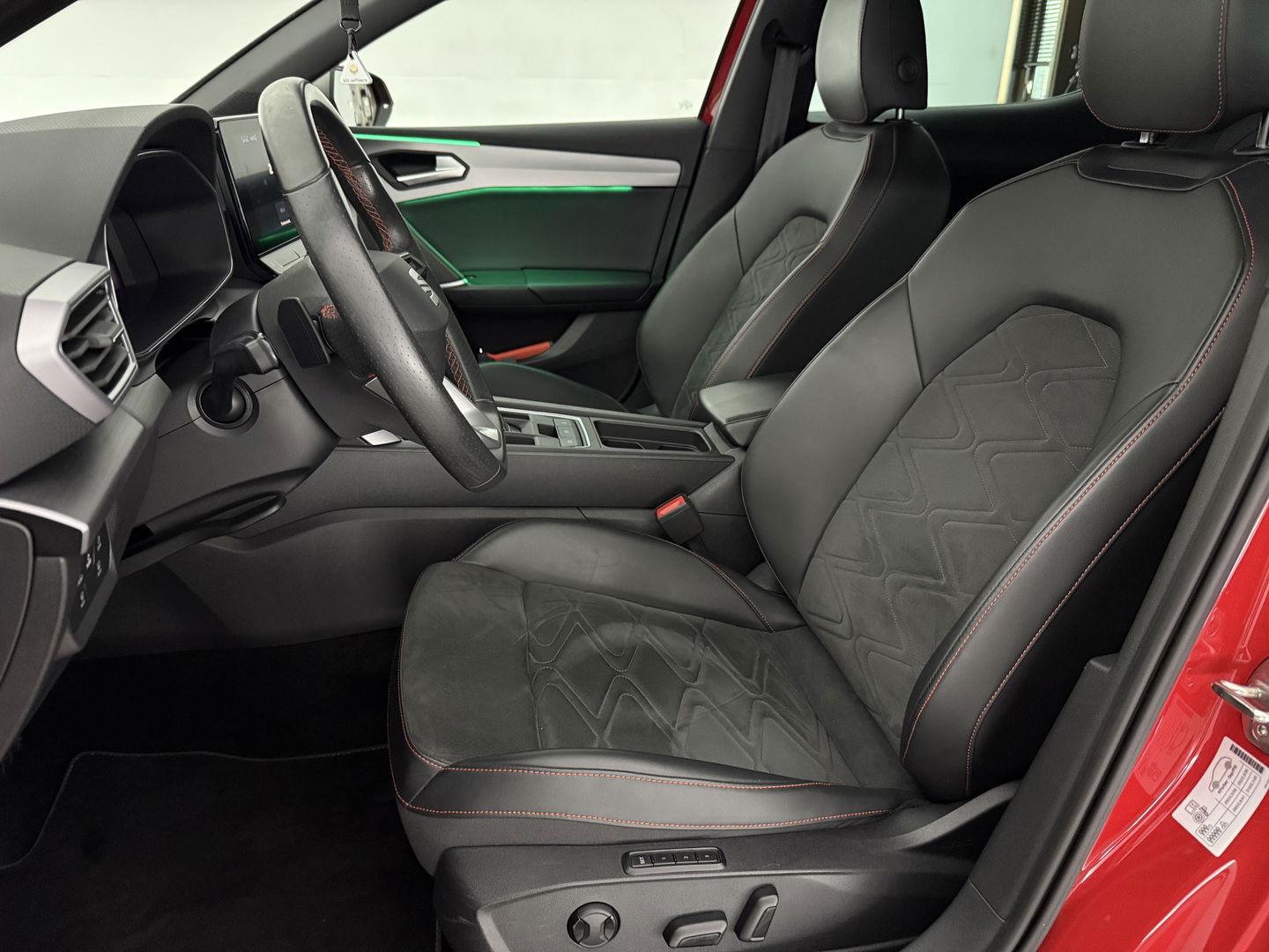 SEAT Leon 1.5 eTSI FR 150PK | Sfeerverl. | Virtual | Camera | Carplay | Adaptive Cruise | Verwarmd Stoel/Stuur