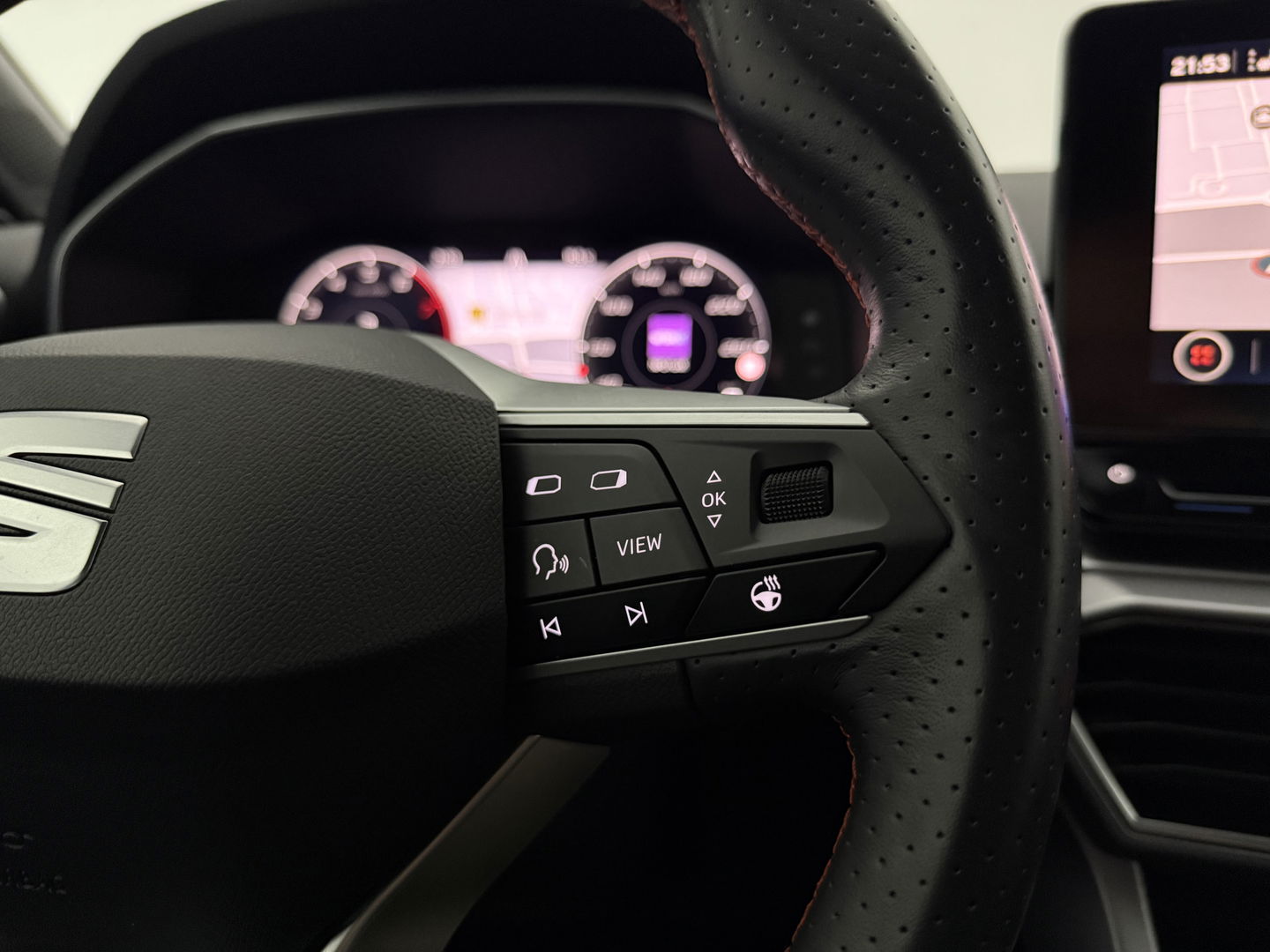SEAT Leon 1.5 eTSI FR 150PK | Sfeerverl. | Virtual | Camera | Carplay | Adaptive Cruise | Verwarmd Stoel/Stuur