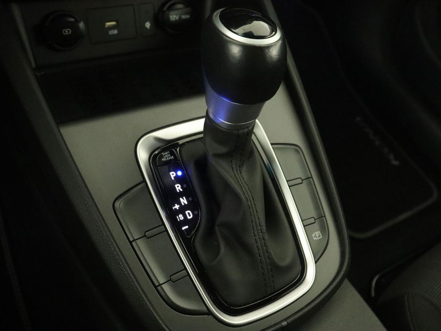 Hyundai KONA 1.6 GDI HEV Fashion | Head-Up | Adaptive cruise | Camera | Carplay | Krell Audio | Keyless | Navigatie | Digital Cockpit | Climate control